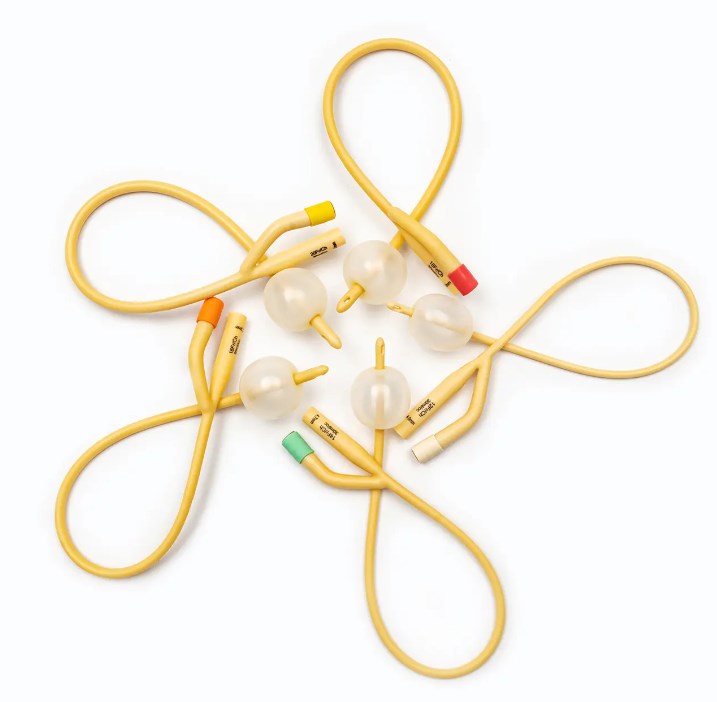 Как материалы и структура мочевого катетера влияют на удобство использования?